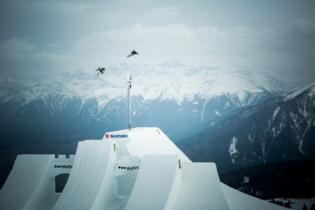 Alex Beaulieu-Marchand and Joffrey Pollet-Villard double air on the 2016 Suzuki Nine Knights hip.