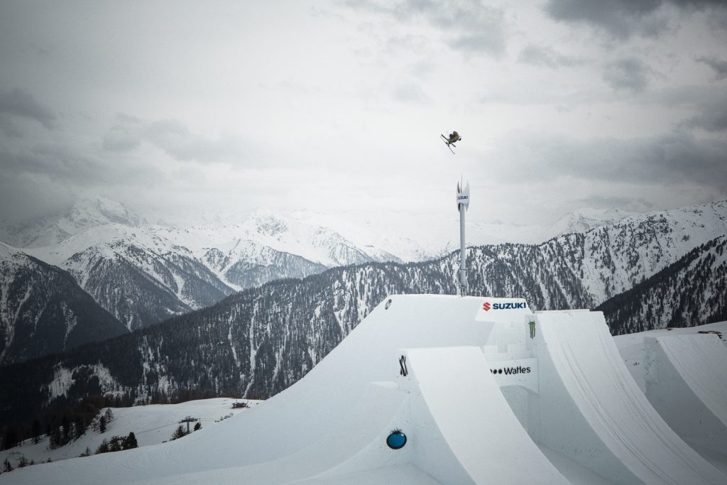 Alex Beaulieu-Marchand hip air at the 2016 Suzuki Nine Knights event.