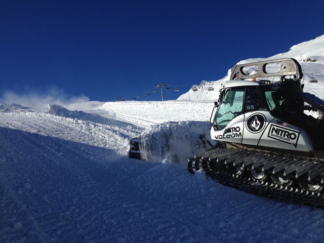 Kitzsteinhorn Superpipe is under construction right now