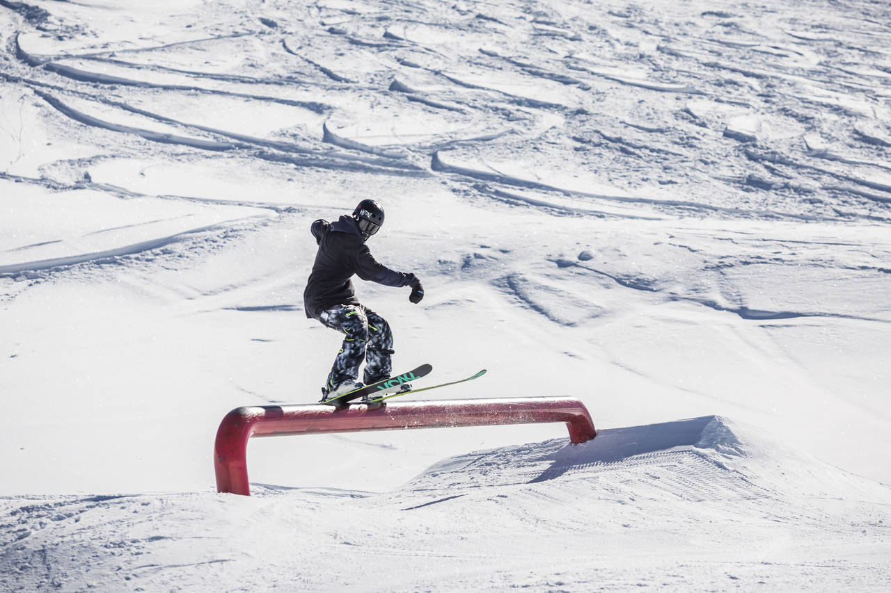 Max Heider on the flat tube by Roland Haschka QParks