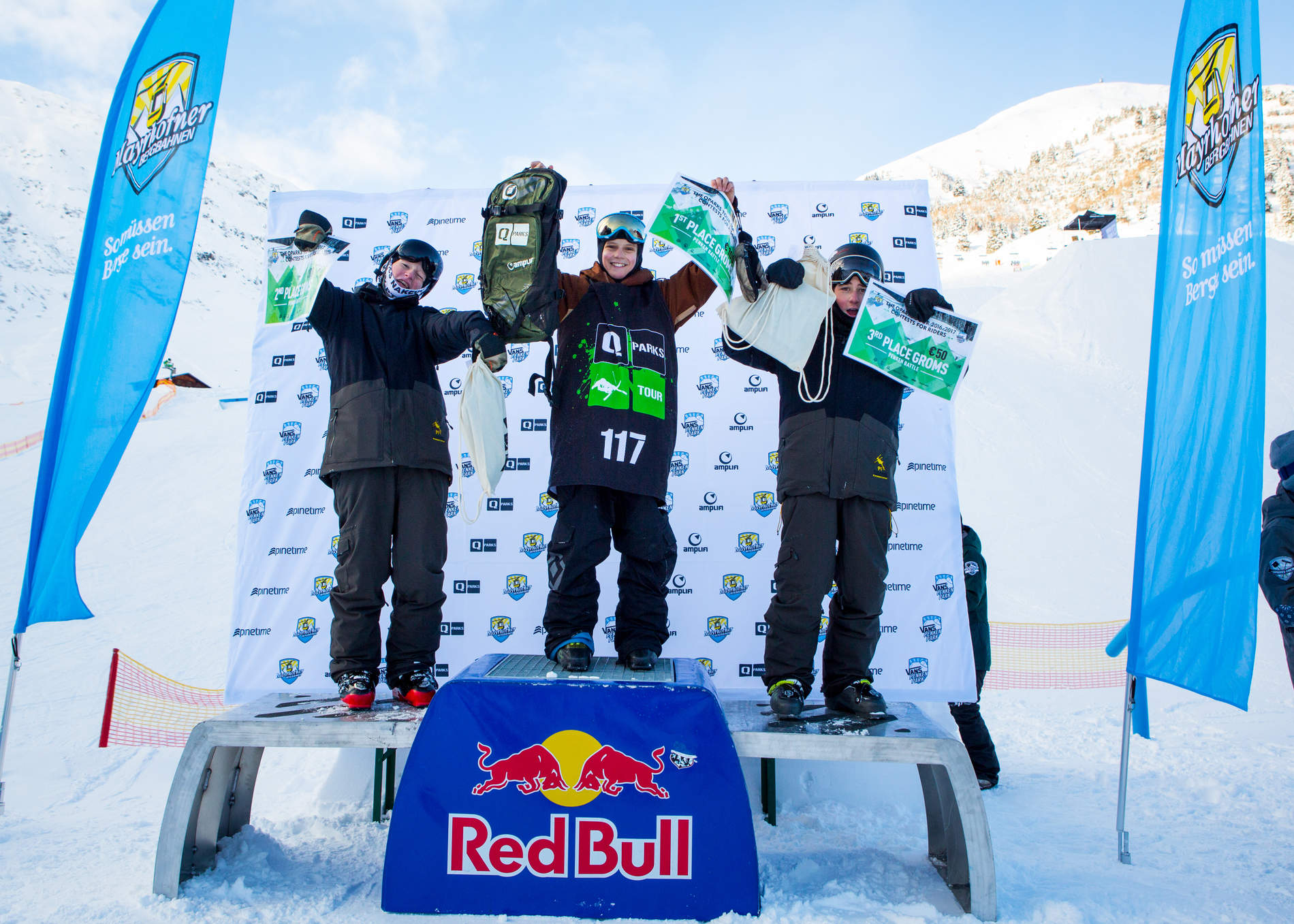 Women podium at the QParks Freeski Tour Penken Battle captured by Patrick Steiner