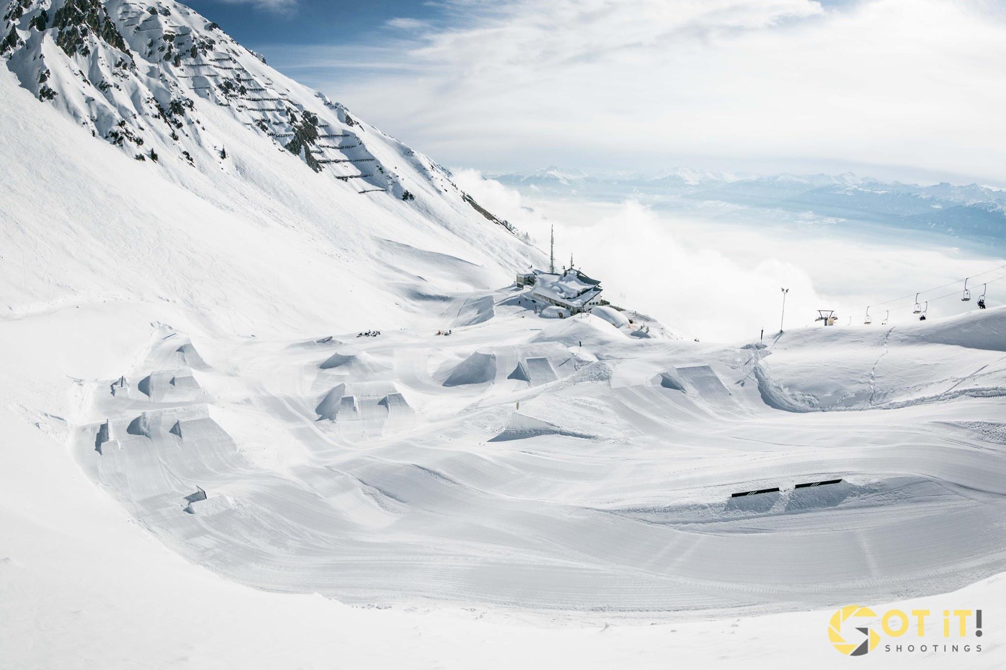 Once again the Sane Spring Session returns to the Nordkette Skyline Park above the rooftops of Innsbruck. Come by and shred until April 7th.