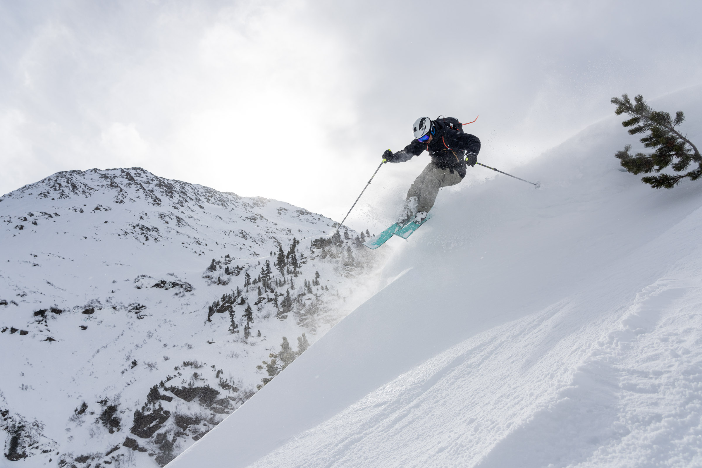 Joi Hoffmann in action at the Arc'teryx Academy Freeride Edition in St. Anton am Arlberg, Austria