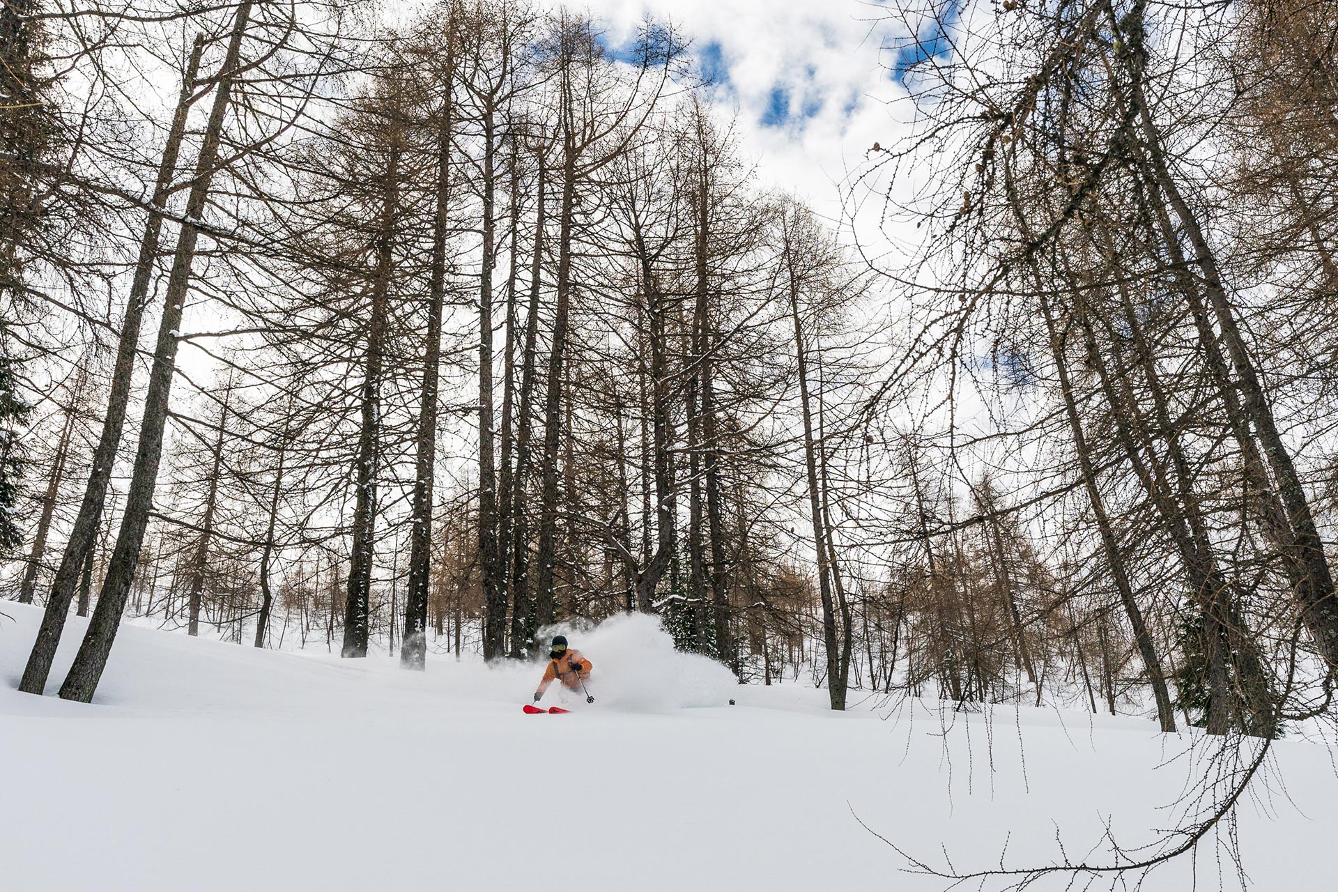 Christian Stadler freeriding in Saalbach, Austria during a Downdays spot check.
