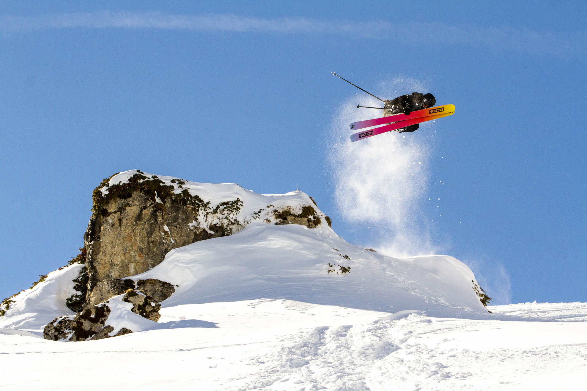Daniel Hanka tosses a 180 safety at Région Dents du Midi