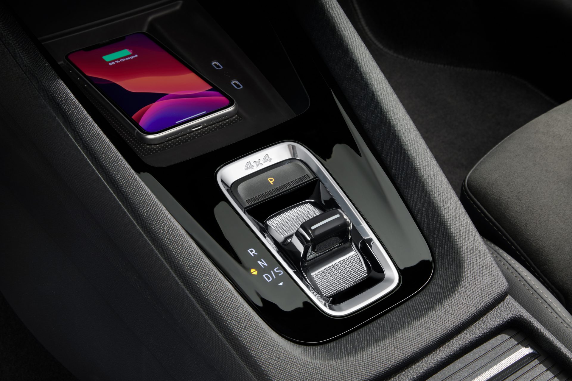 Skoda Octavia Scout wireless phone charger