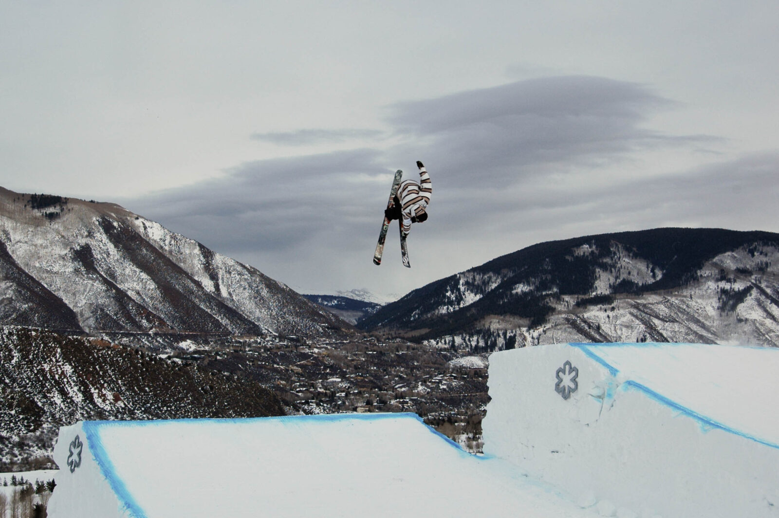 Andy Mahre skiing without poles at the 2007 X games.