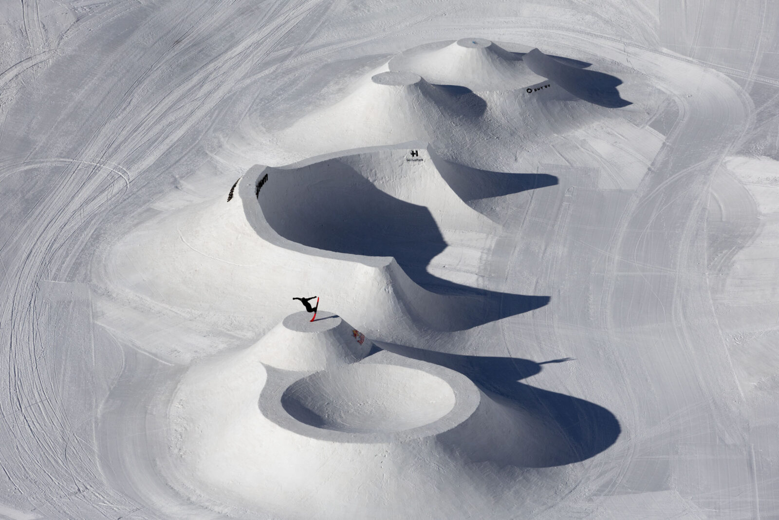 Alex Hackel getting creative at Swatch Nines 2024