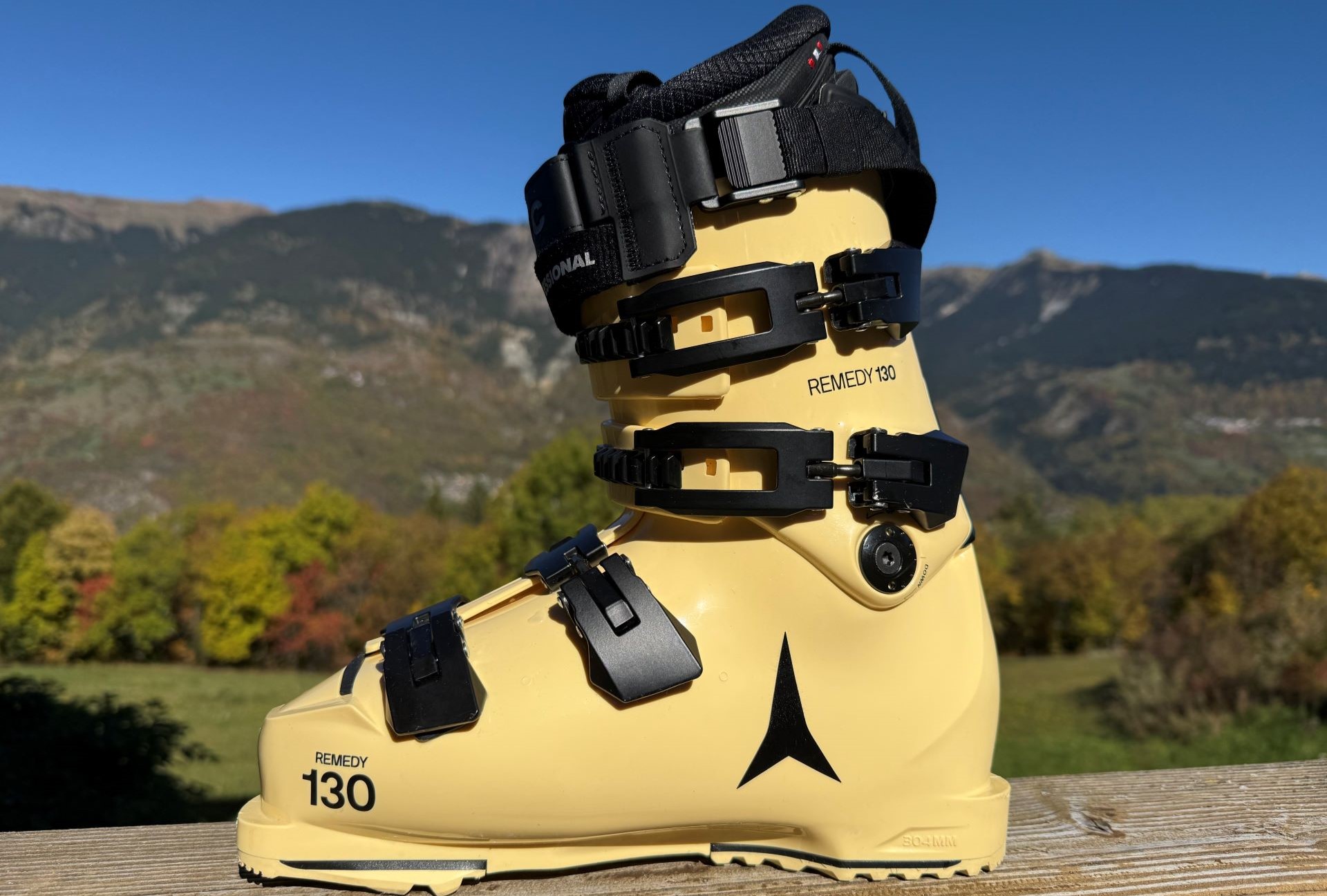 atomic ski boots vs k2 ski boots Hawx Ultra 85 GW ensuring no pressure points are felt during skiing Ski Boot Reviews | The